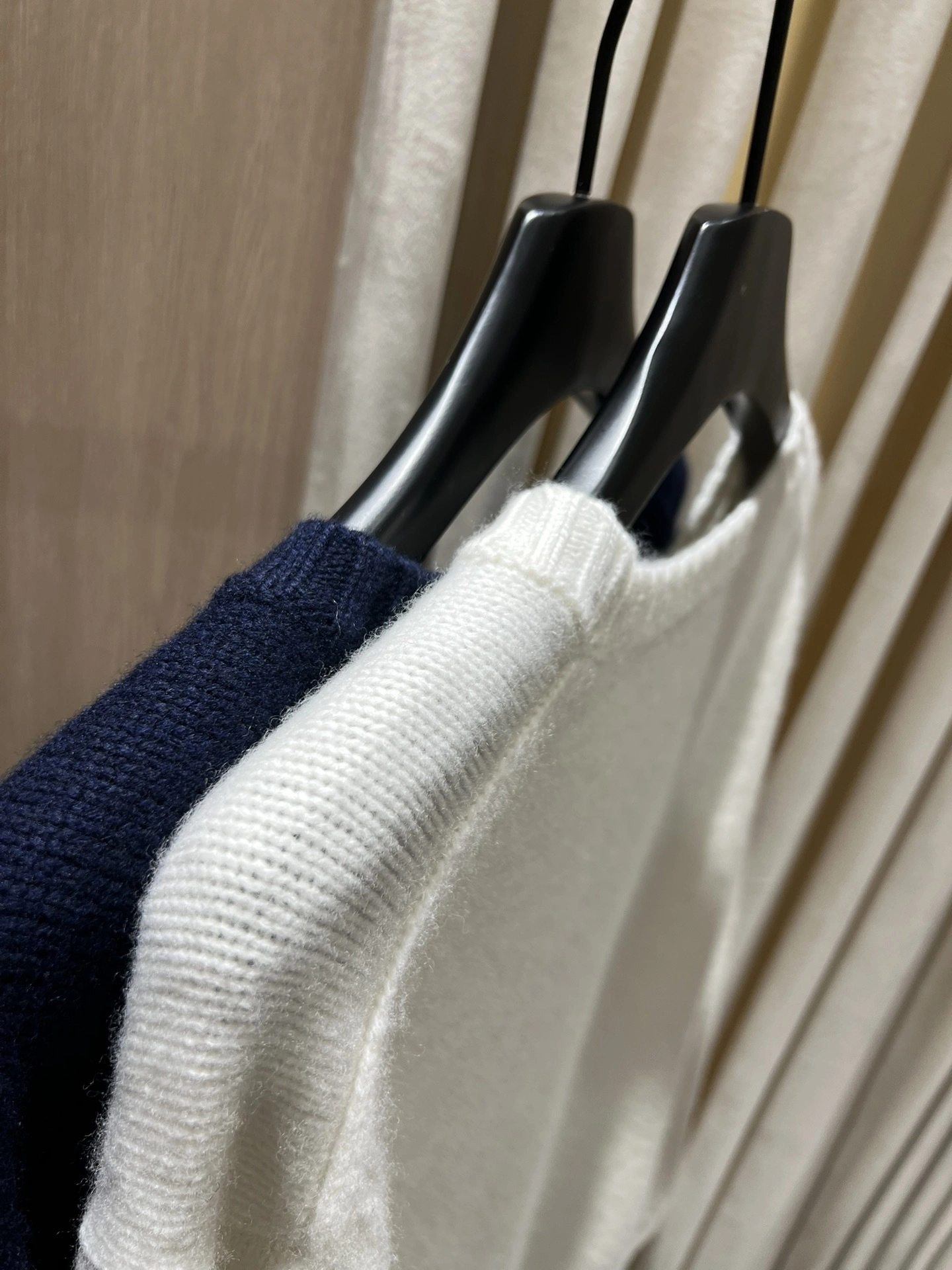 wg.luxury- R18ph embroidery wool 2colour item:E-F140I2728-2H